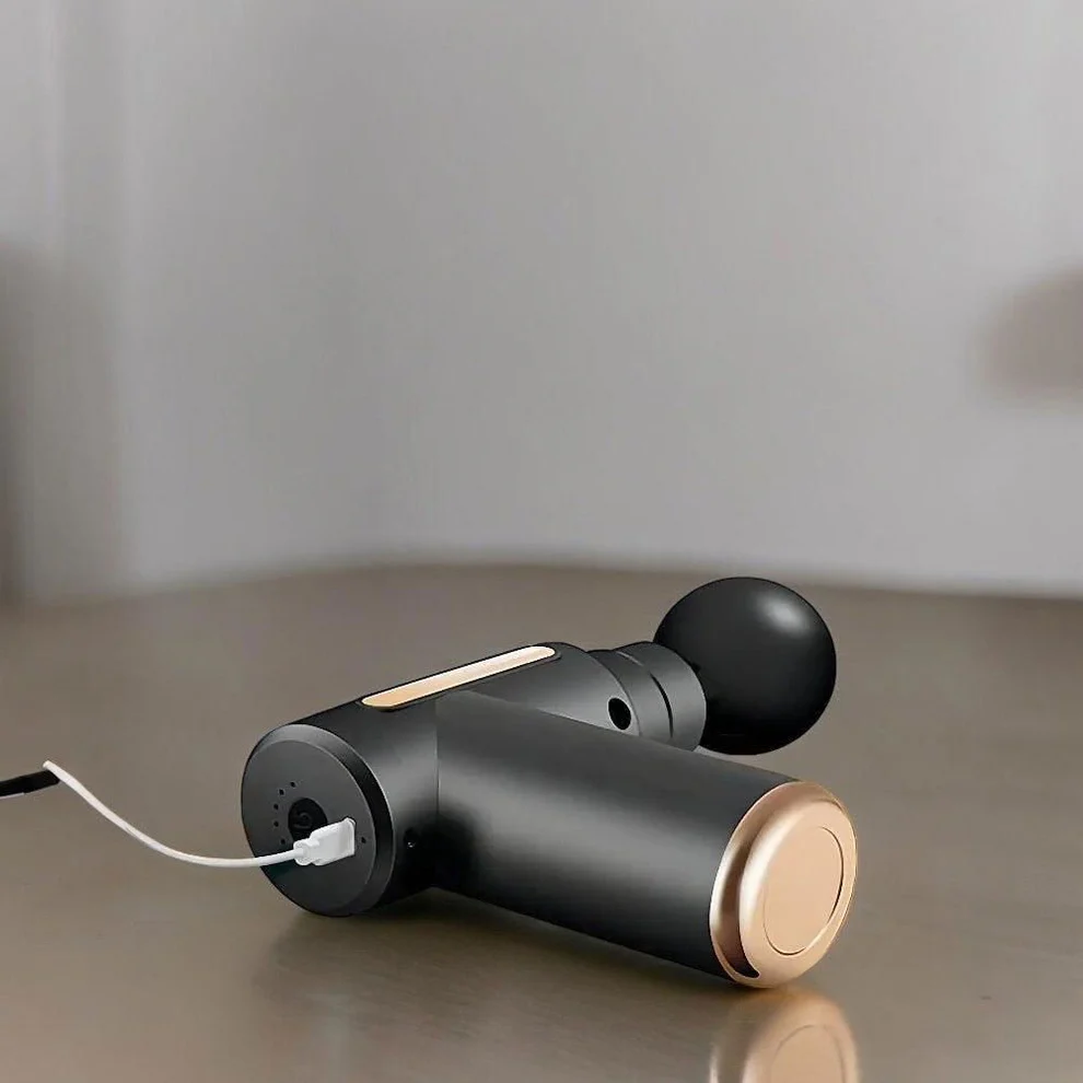 WhatsAppImage2024-11-12at18.13.27_1732006604.webp Portable Deep Tissue Massage Gun | Adjustable Speeds | Lightweight, Quiet & Ergonomic - Image 3
